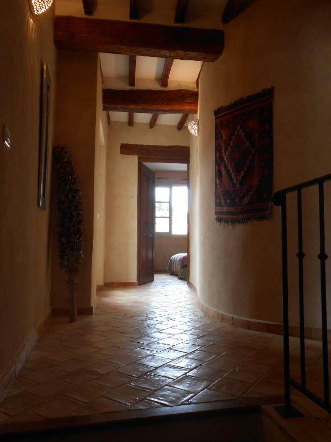 בווי-לה-בארוני La Maison Derriere La Fontaine מראה חיצוני תמונה