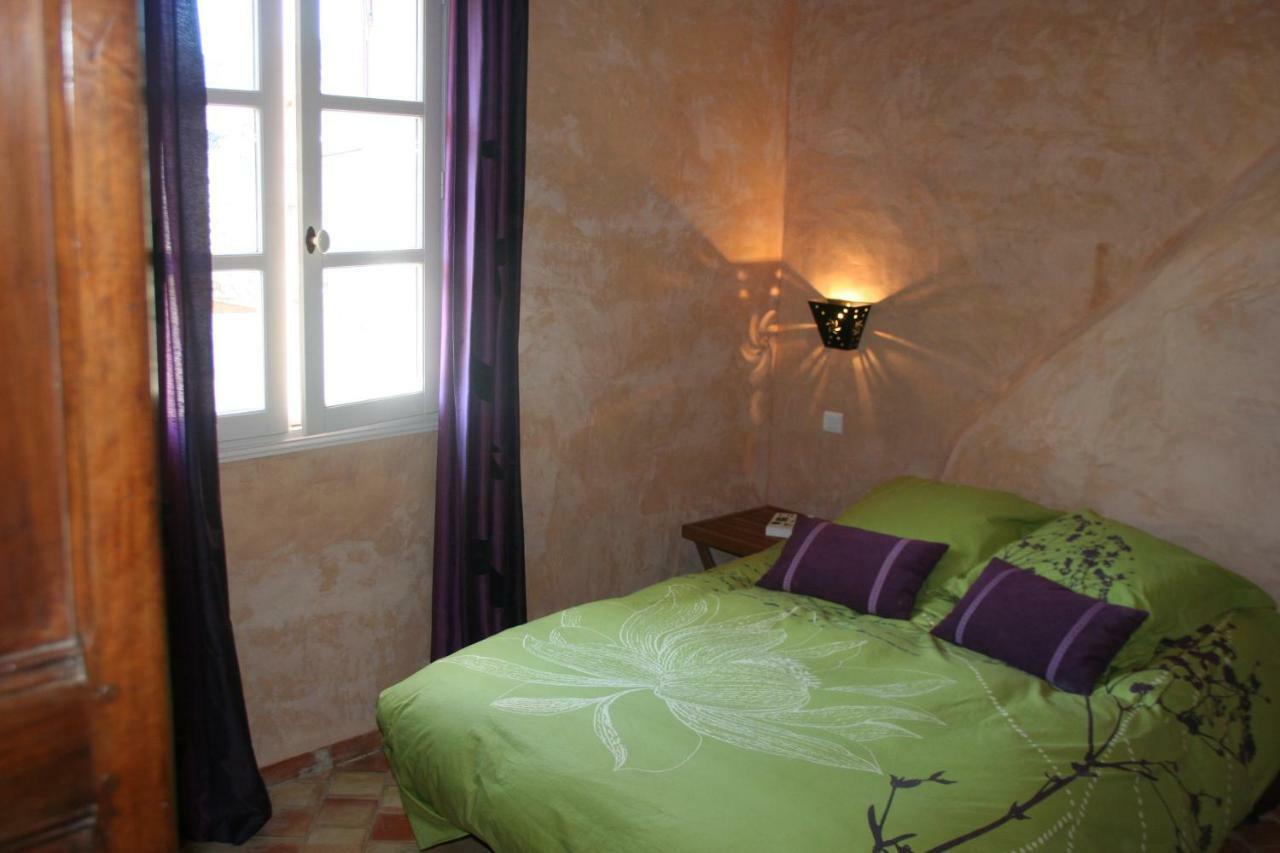 בווי-לה-בארוני La Maison Derriere La Fontaine מראה חיצוני תמונה